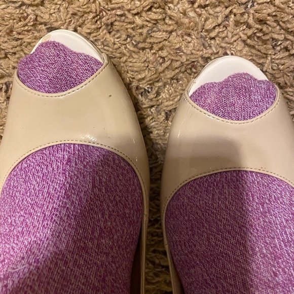 GUESS peep toe sling back - Picture 13 of 13